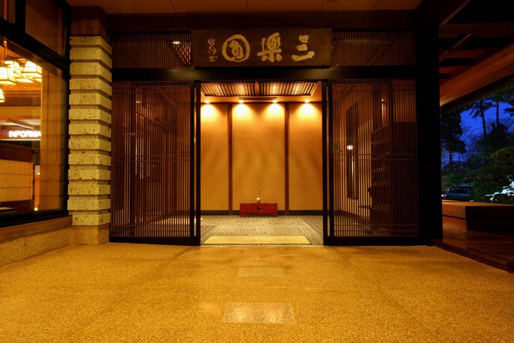 Sanrakuen Hotel Tonami Buitenkant foto